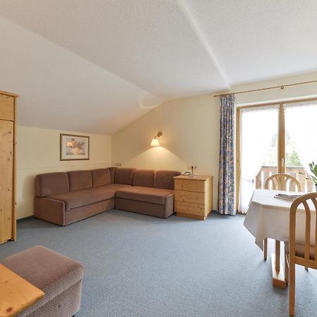 Haus Wallis Hotell Lech am Arlberg Exteriör bild