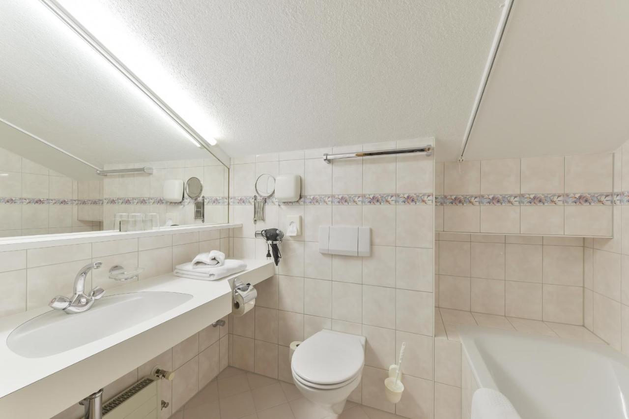 Haus Wallis Hotell Lech am Arlberg Rum bild