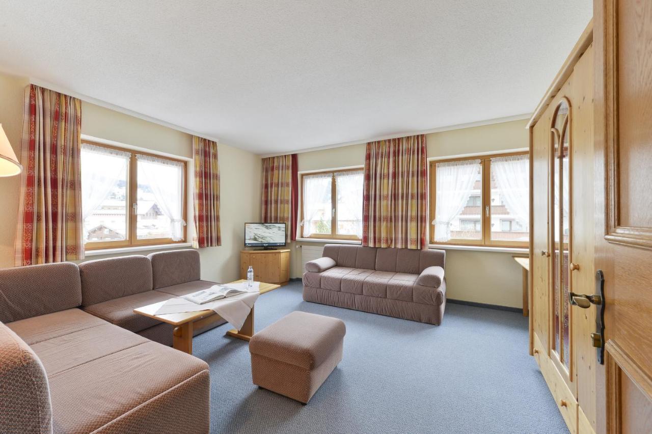 Haus Wallis Hotell Lech am Arlberg Rum bild