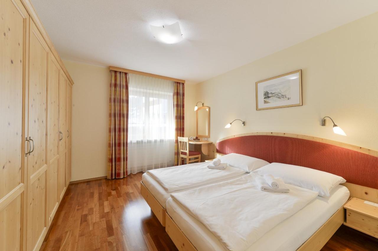 Haus Wallis Hotell Lech am Arlberg Rum bild