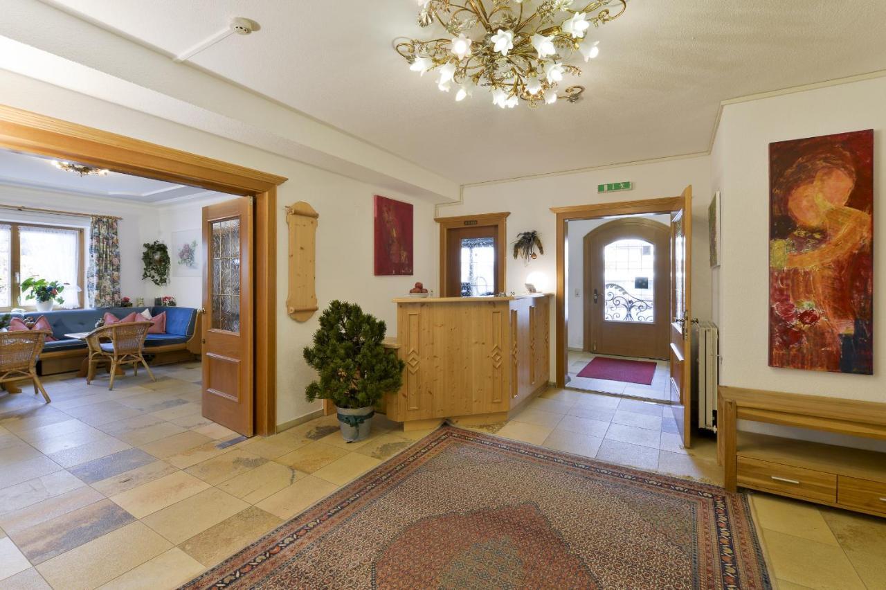 Haus Wallis Hotell Lech am Arlberg Rum bild