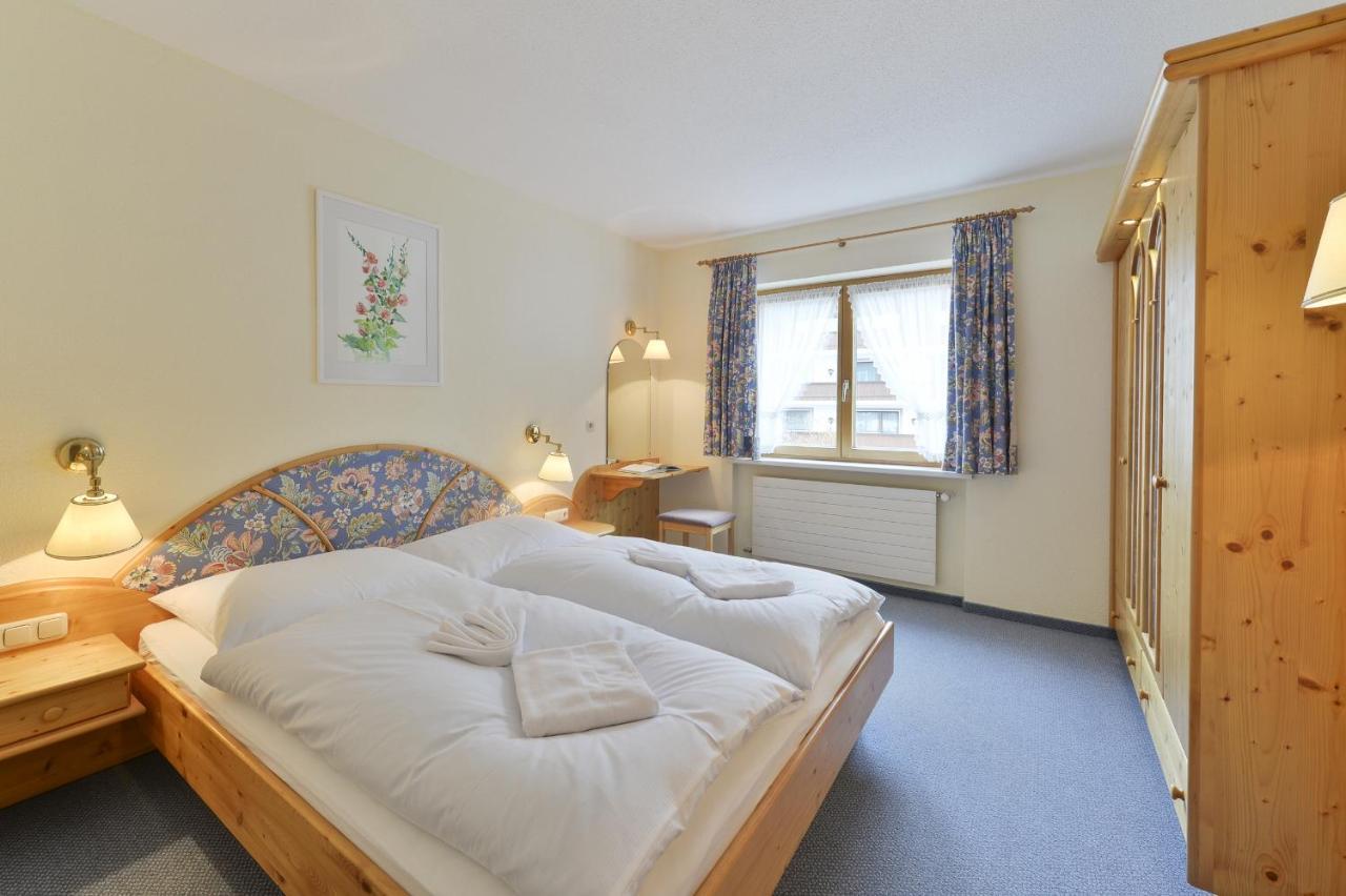 Haus Wallis Hotell Lech am Arlberg Rum bild